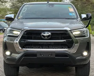 Toyota Hilux 2022 Gray