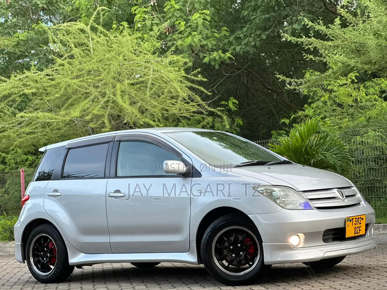 Toyota IST 2004 Silver