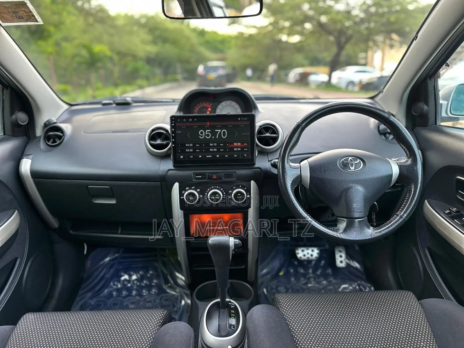 Toyota IST 2004 Silver