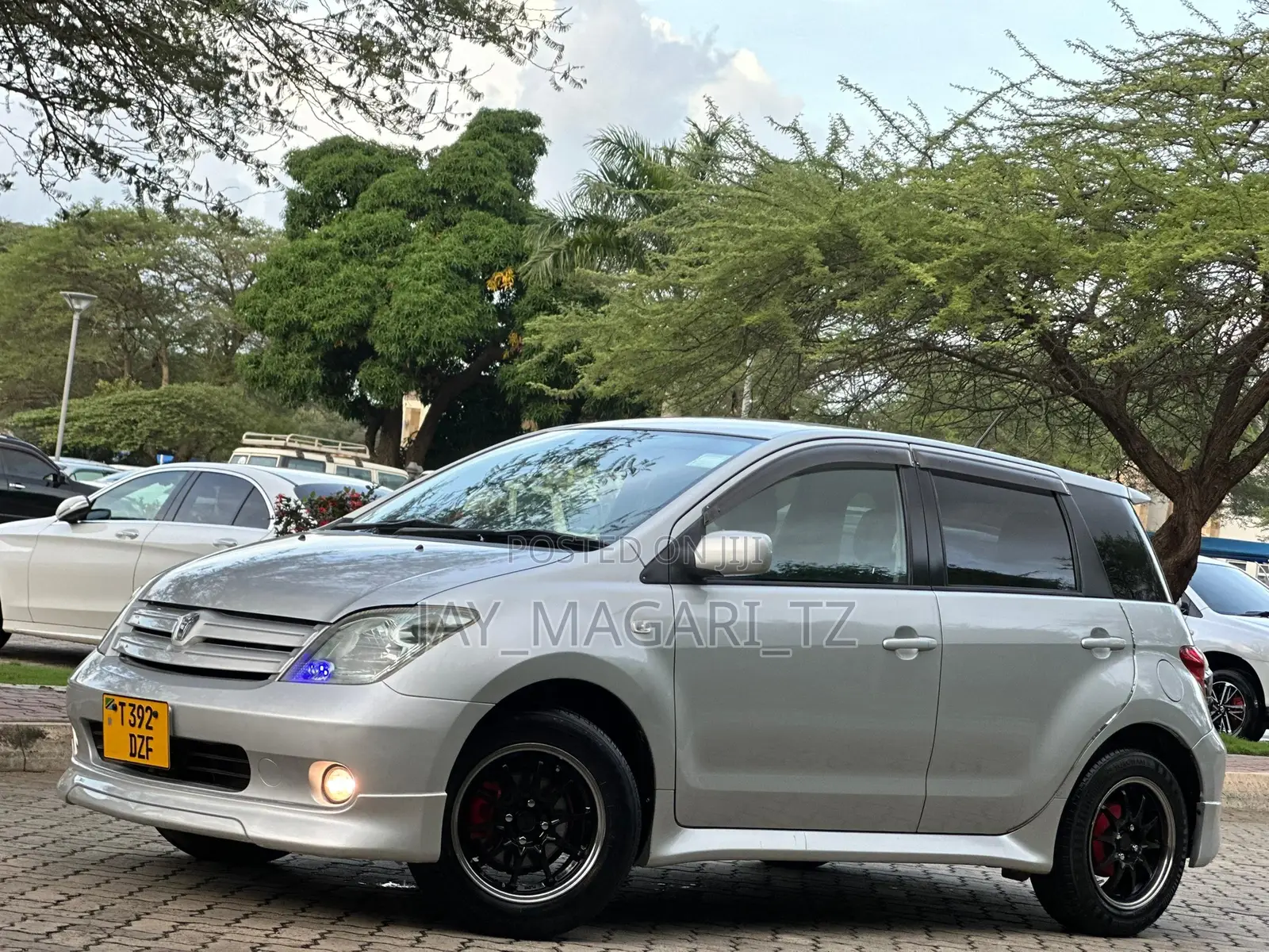 Toyota IST 2004 Silver