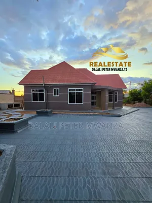 4bdrm House in Broker Peter, Mkolani for rent