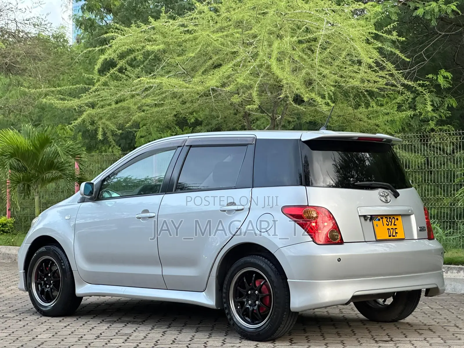 Toyota IST 2004 Silver