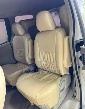Toyota Noah 2.0 143hp AWD (7 Seater) 2010 White