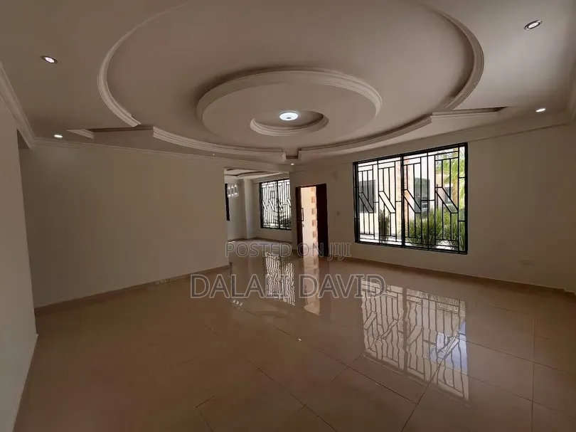 5bdrm Villa in Oysterbay for sale