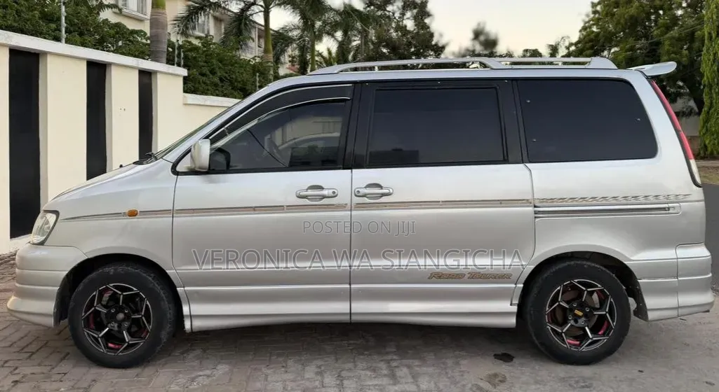Toyota Noah 2002