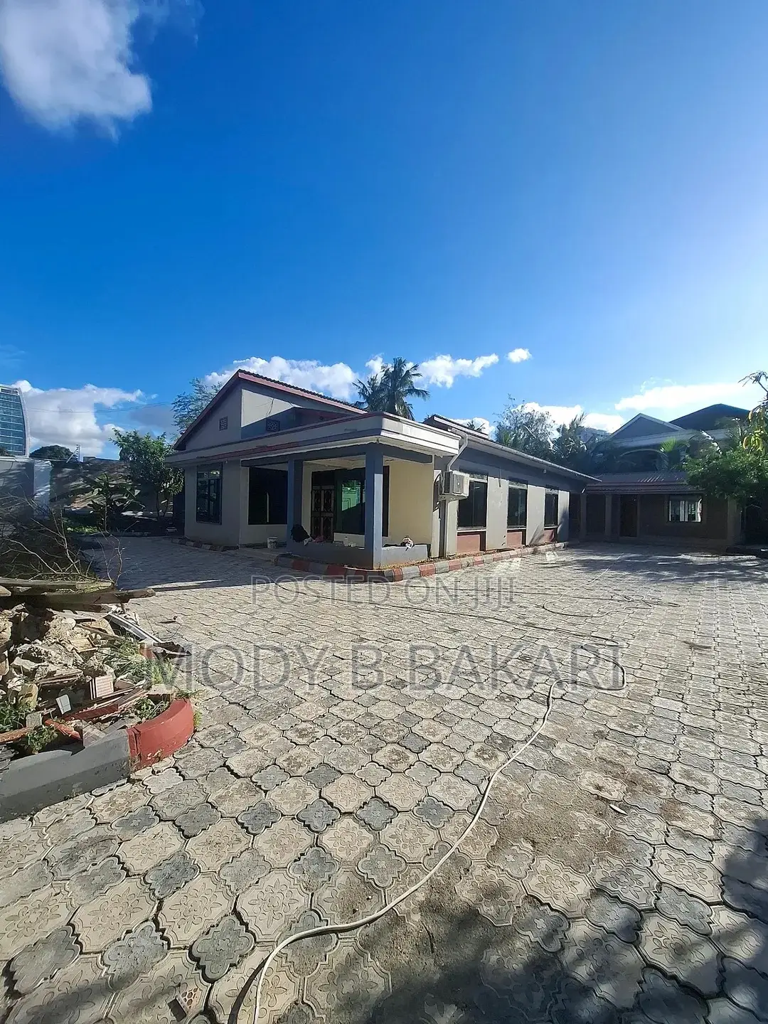 7bdrm House in Mikocheni for rent