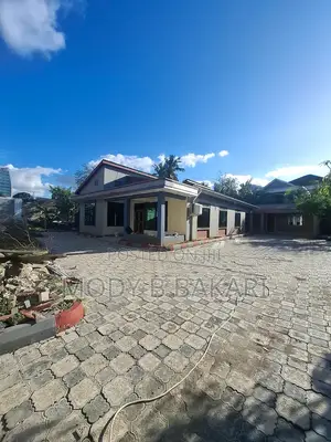 7bdrm House in Mikocheni for rent