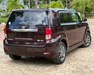 Toyota Corolla Rumion 2011 Purple