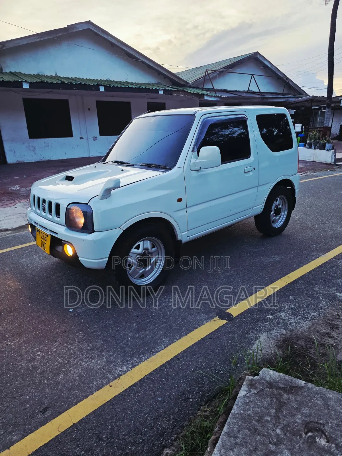 Suzuki Jimny 2000 White