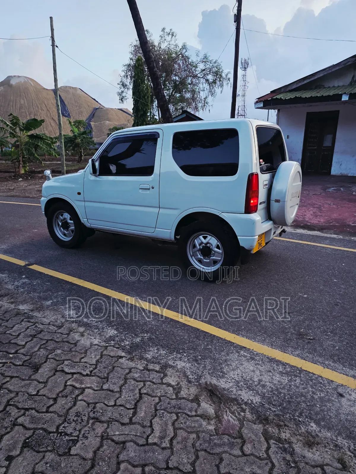 Suzuki Jimny 2000 White