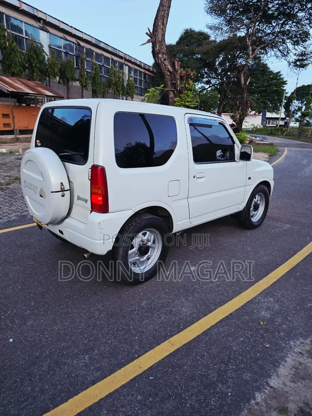 Suzuki Jimny 2000 White