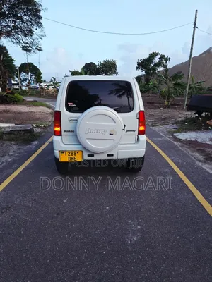 Suzuki Jimny 2000 White