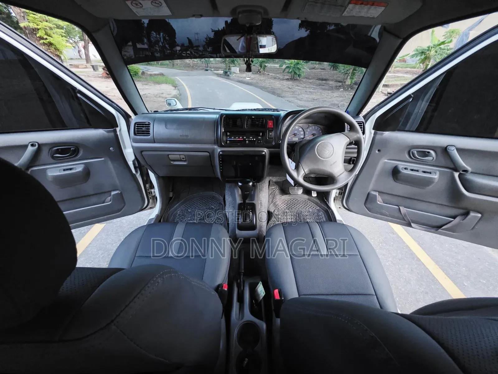 Suzuki Jimny 2000 White