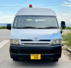 Toyota HiAce 2006 Silver