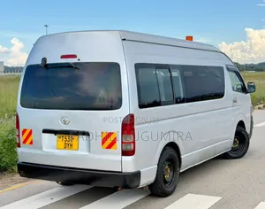 Toyota HiAce 2006 Silver