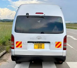 Toyota HiAce 2006 Silver