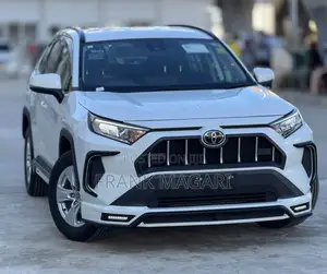 Toyota RAV4 Adventure 2022 White