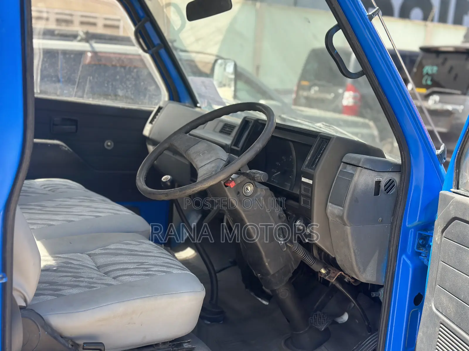 Isuzu Elf Tipper