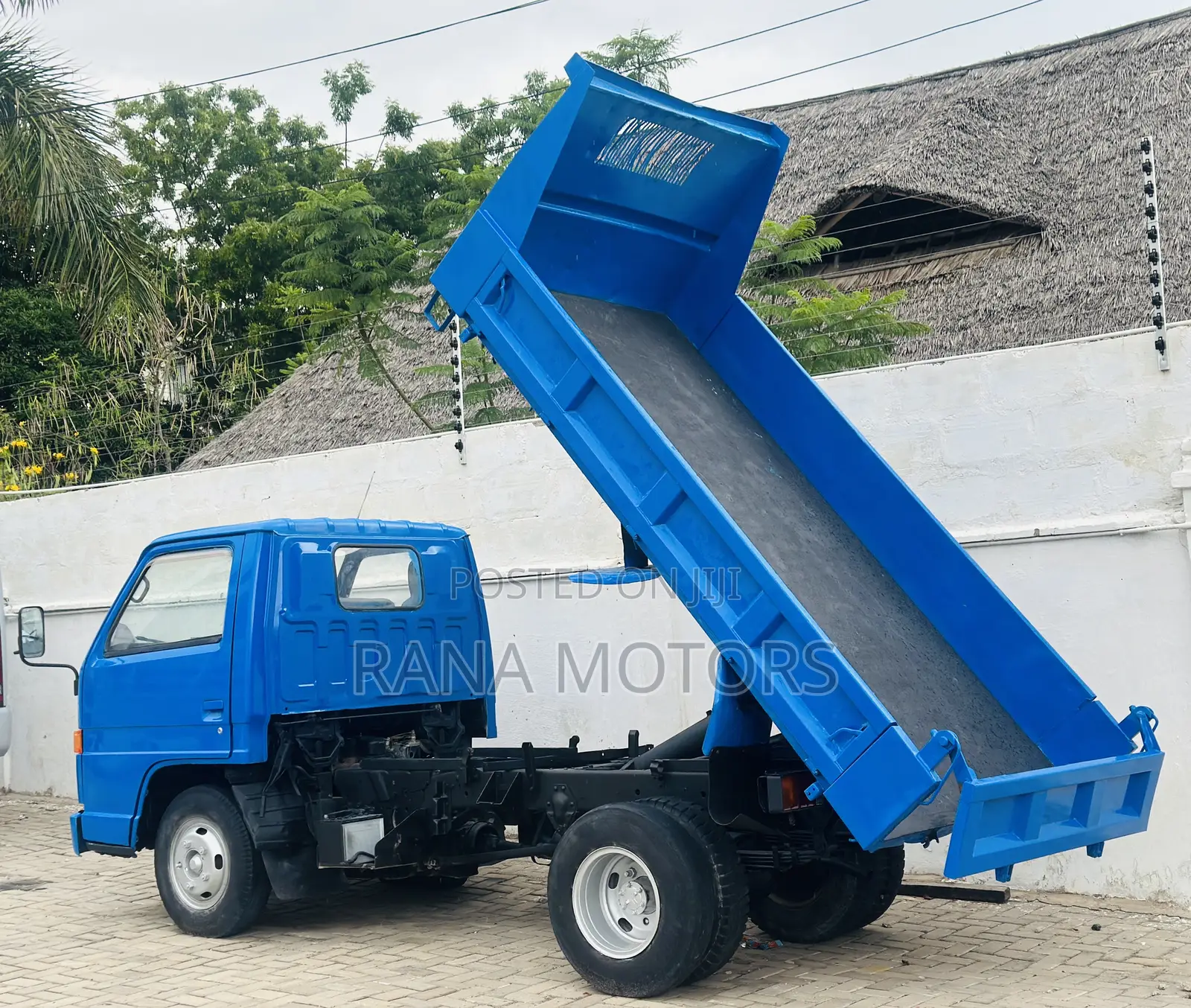 Isuzu Elf Tipper