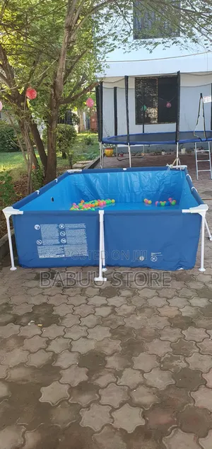 Ni Swimming Pool   Nzurisana