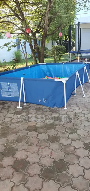 Ni Swimming Pool   Nzurisana