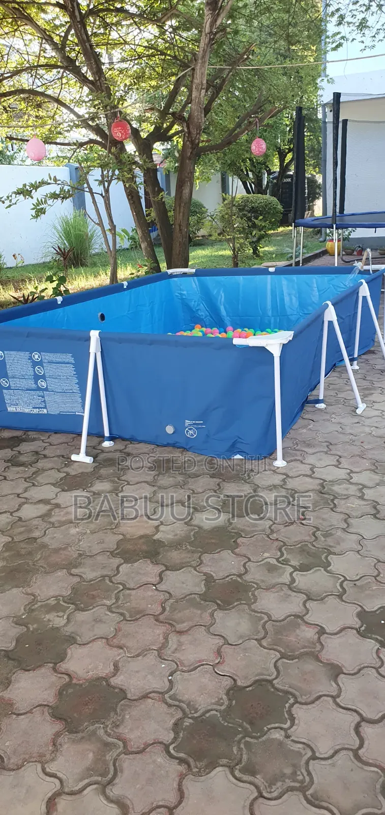 Ni Swimming Pool   Nzurisana
