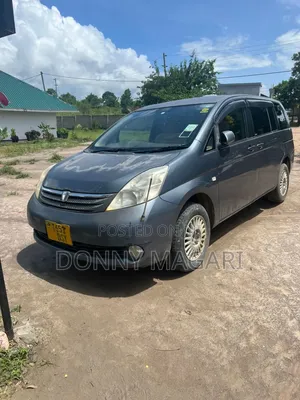 Toyota ISIS 2008 Gray