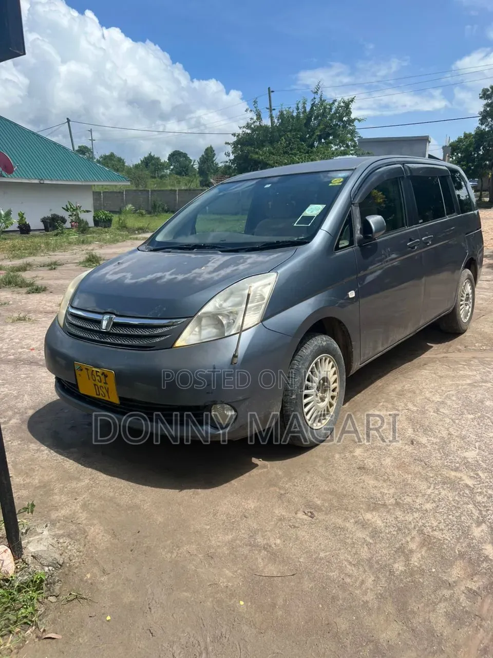 Toyota ISIS 2008 Gray