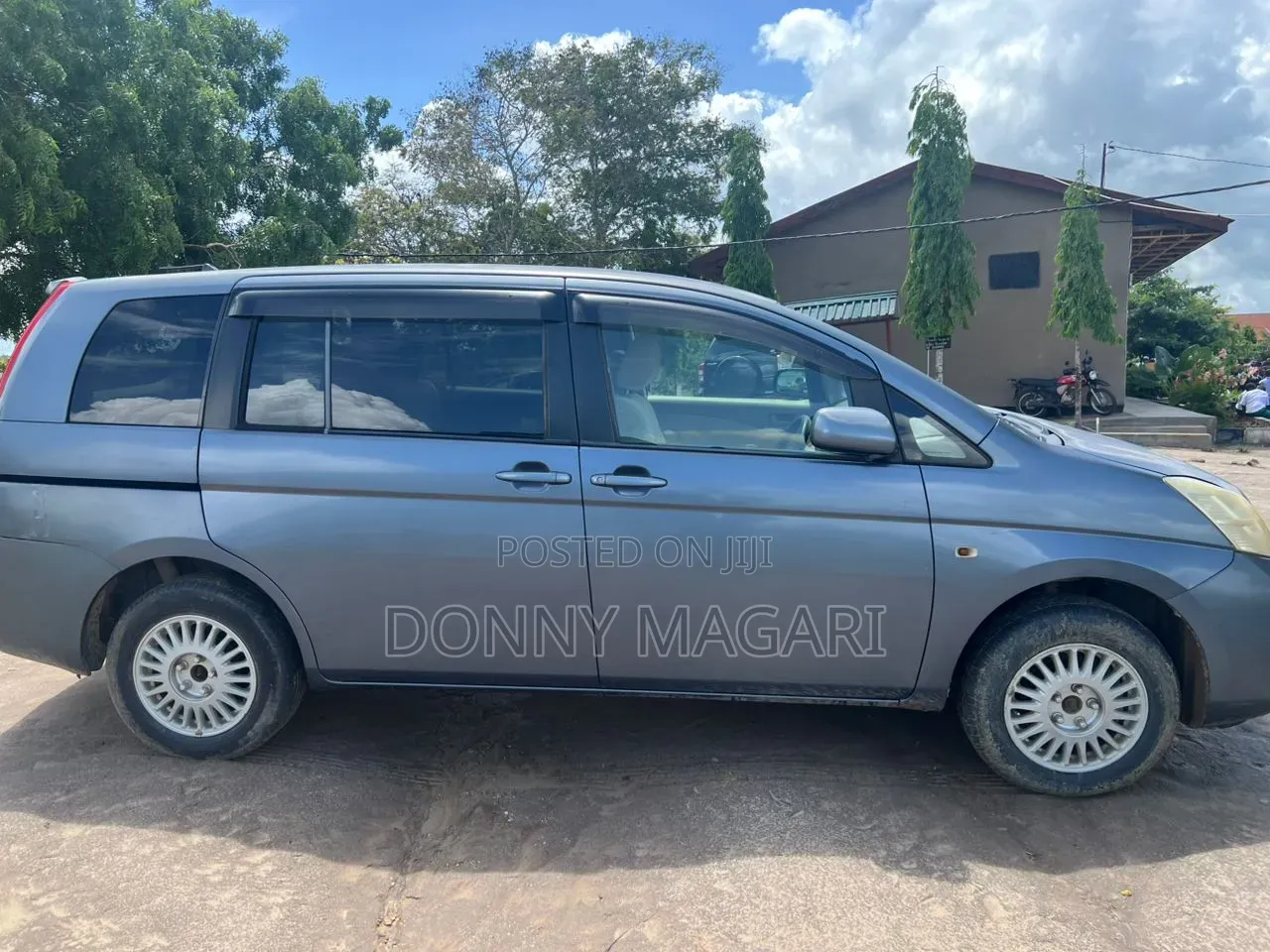 Toyota ISIS 2008 Gray