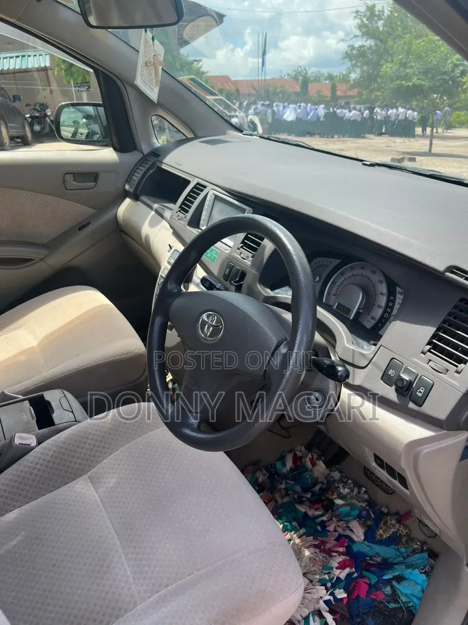 Toyota ISIS 2008 Gray