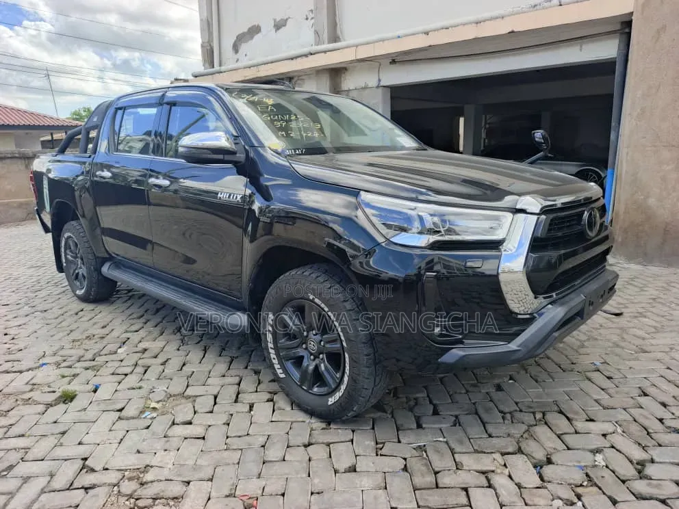 Toyota Hilux 2020 Black