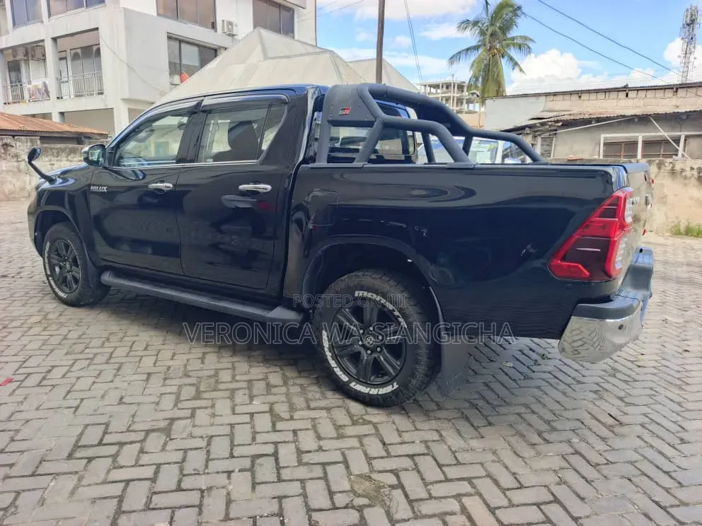 Toyota Hilux 2020 Black