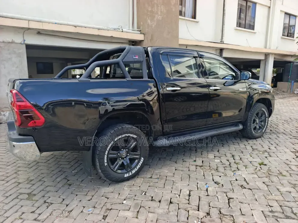 Toyota Hilux 2020 Black