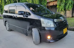 Toyota Noah 2.0 143hp AWD (7 Seater) 2009 Black