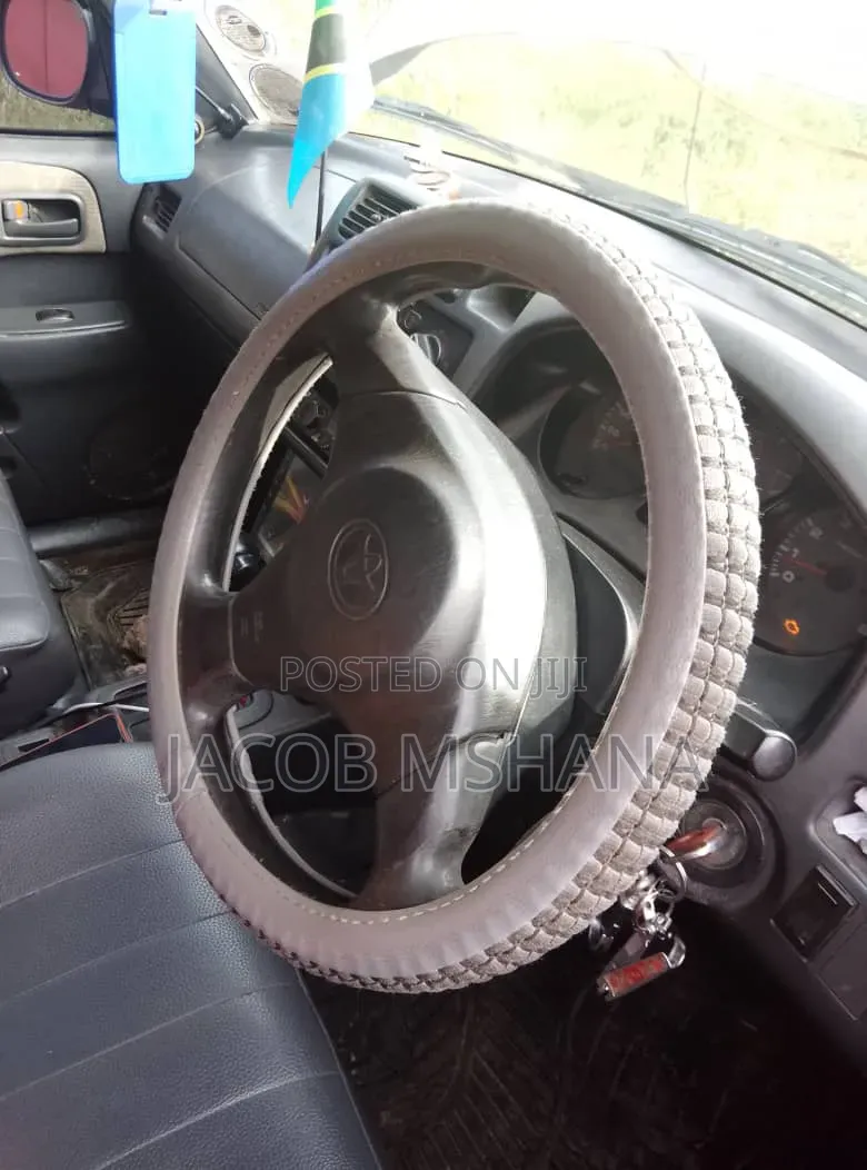 Toyota RAV4 Base FWD 1999 Silver