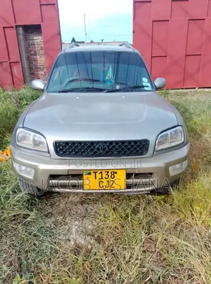Toyota RAV4 Base FWD 1999 Silver