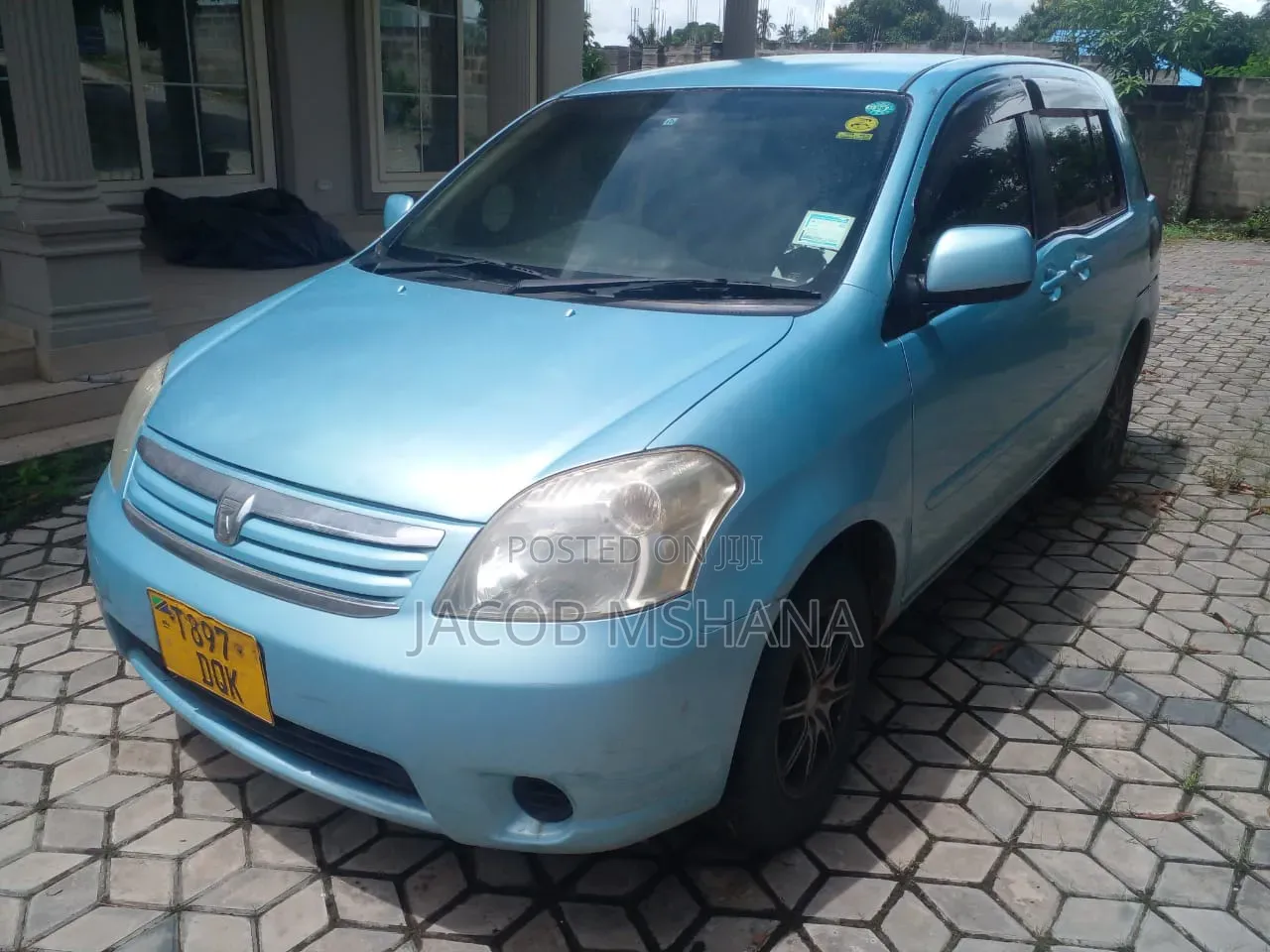 Toyota Raum 2006 Beige