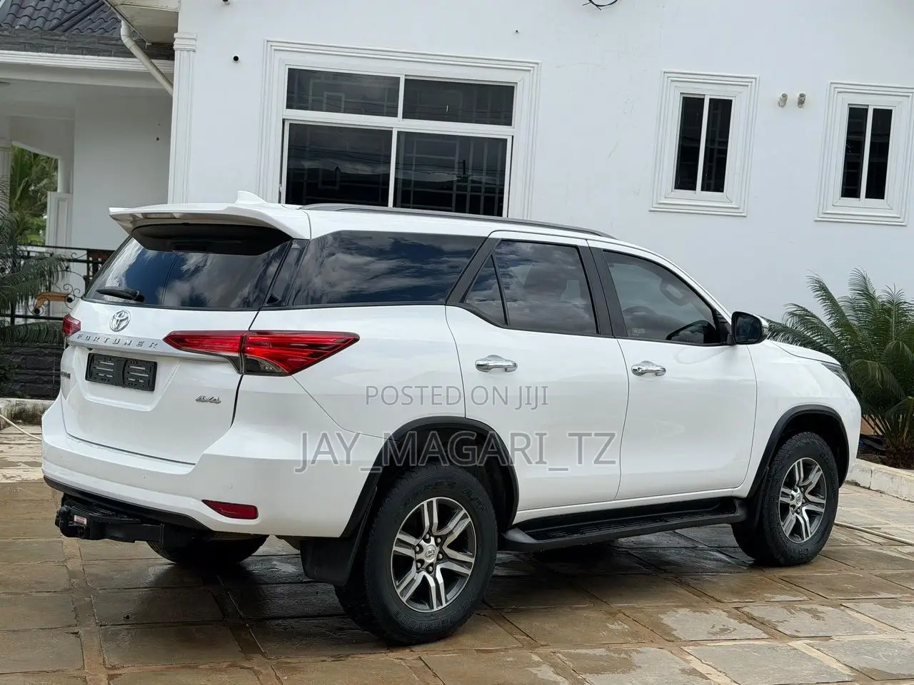 Toyota Fortuner 2022 White