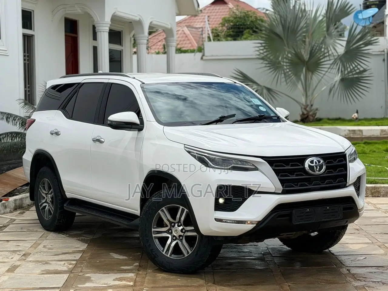 Toyota Fortuner 2022 White