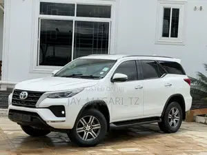 Toyota Fortuner 2022 White