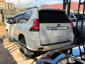 Toyota Land Cruiser Prado 2019 White