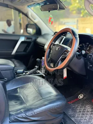 Toyota Land Cruiser Prado 2019 White