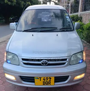 Toyota Noah 2.0 AWD (8 Seater) 2003 Silver