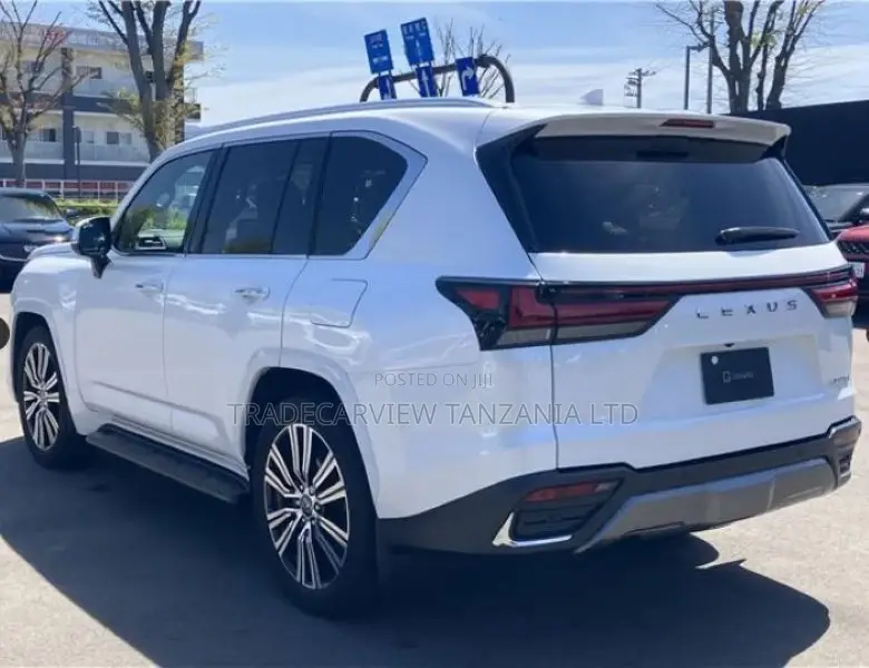 Lexus LX 600 2024 White