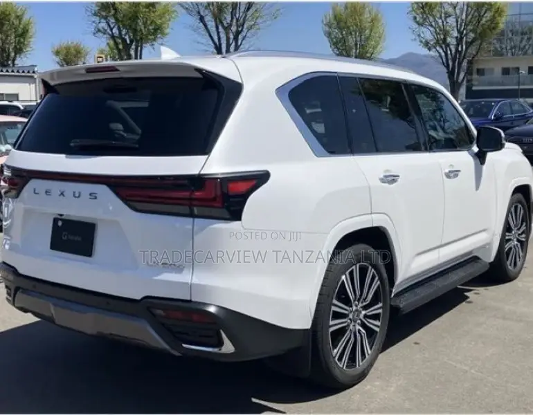 Lexus LX 600 2024 White