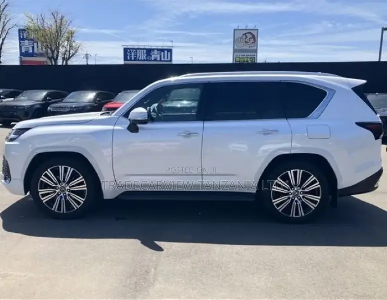 Lexus LX 600 2024 White