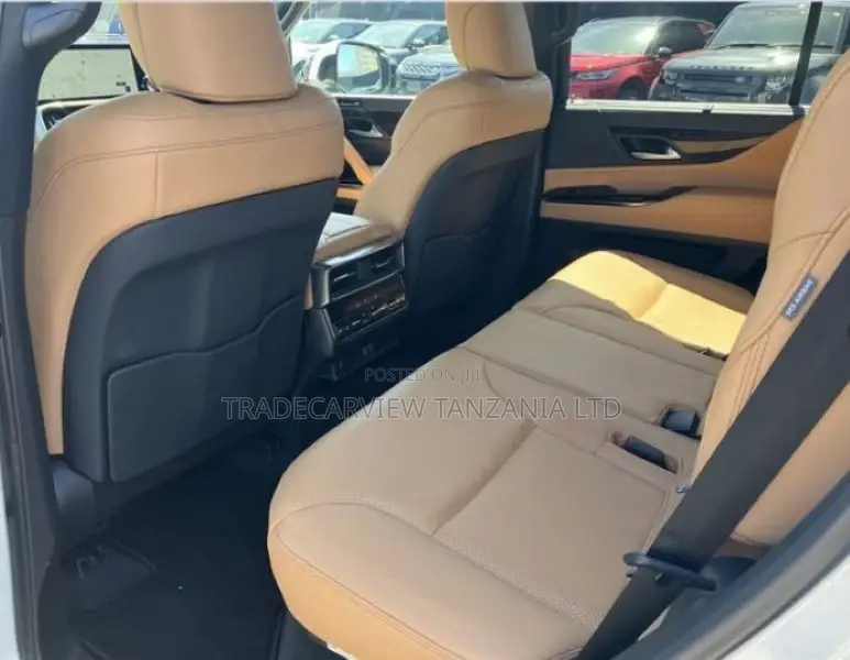 Lexus LX 600 2024 White