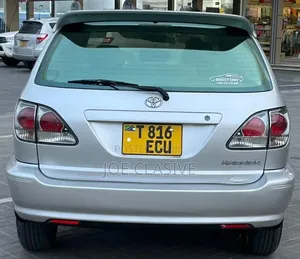 Toyota Harrier 2.4 16V 4WD 1999 Silver