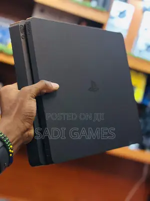 Ps4 Slim With 2 Controllers