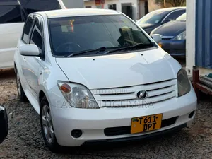 Toyota IST 2005 White
